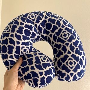 Travel pillow